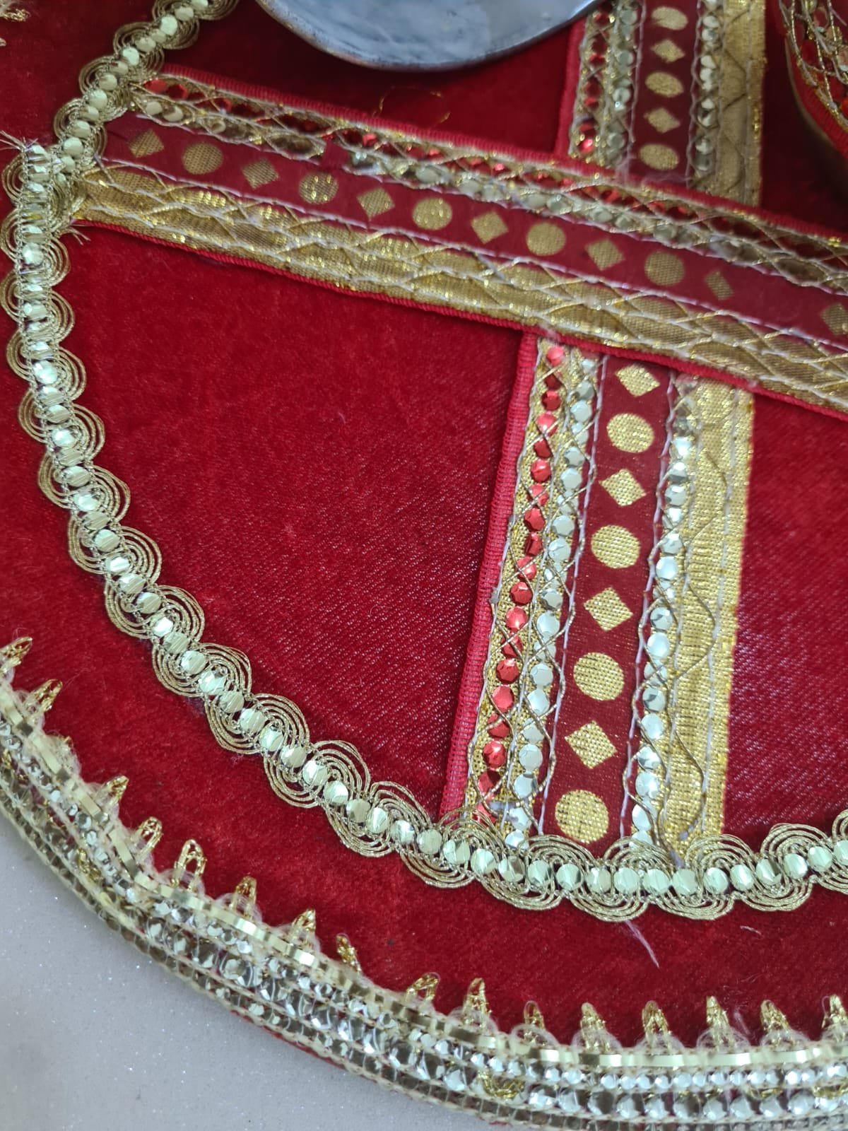 Stylish Res Gotta Work Karwachauth Thali 3pc Set - Image 2